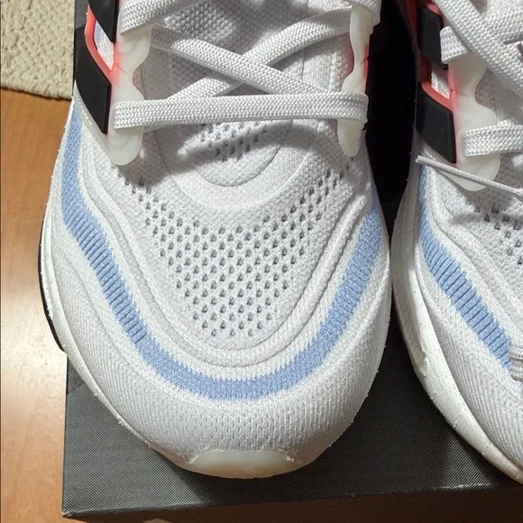Adidas Ultraboost Light M7/W8.5/40. NIB - Picture 10 of 17